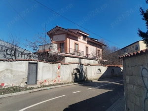 Vilă 450 mp cu 5 apartamente și intrări separate   ideal investiție
