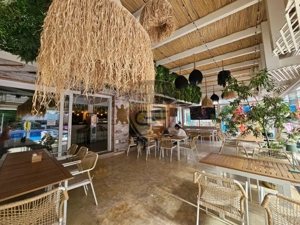 Complex Piscina cu Bar, Mamaia Nord , ideal investitie HoReCa - imagine 4