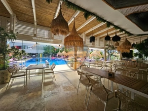 Complex Piscina cu Bar, Mamaia Nord , ideal investitie HoReCa - imagine 3