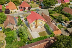 Vila cu 5 dormitoare și grădină generoasă, perfectă pentru familia ta! - imagine 5