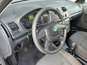 Skoda Roomster 1.2 Benzina 69 CP An 2011 - imagine 5