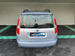 Skoda Roomster 1.2 Benzina 69 CP An 2011 - imagine 4