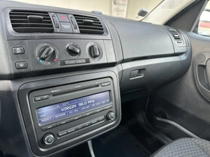 Skoda Roomster 1.2 Benzina 69 CP An 2011 - imagine 17