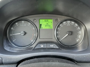 Skoda Roomster 1.2 Benzina 69 CP An 2011 - imagine 8