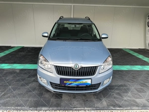 Skoda Roomster 1.2 Benzina 69 CP An 2011 - imagine 2