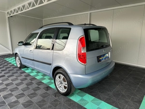 Skoda Roomster 1.2 Benzina 69 CP An 2011 - imagine 3