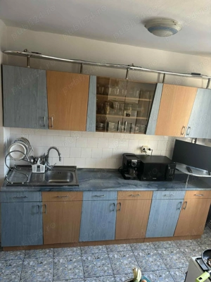 Vând mobila de bucatarie