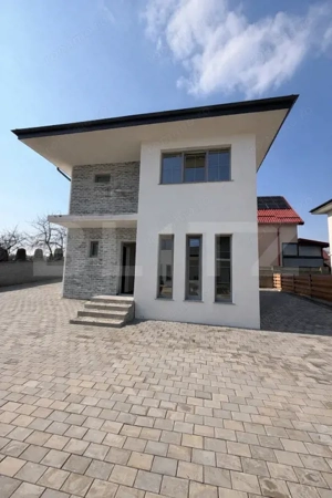 Casa individuala zona rezidentiala, 126 mp construiți ,380 mp teren zona Tisauti