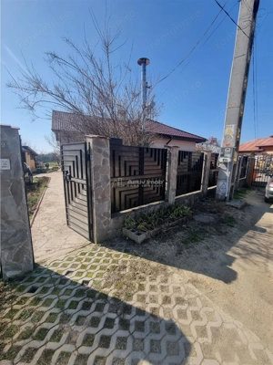 Casa-vila si teren in Nanov - imagine 16