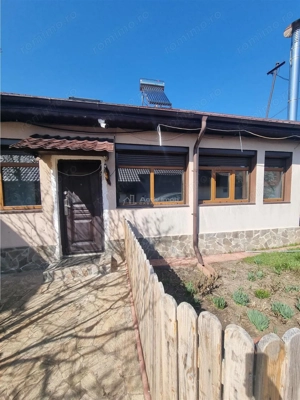 Casa-vila si teren in Nanov - imagine 3