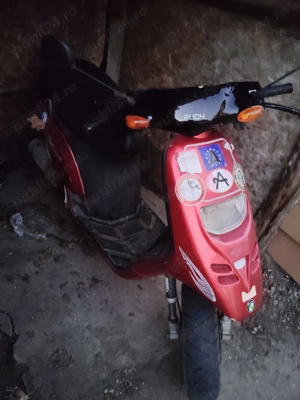 Vând scuter Piaggio 49 - imagine 4