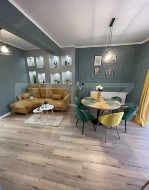 Casă înșiruită, la cheie, 2 garaje, ansamblu inchis, zona TERRA