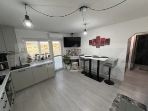 Apartament 3 camere, 52 mp, Cetate, modern, balcon închis