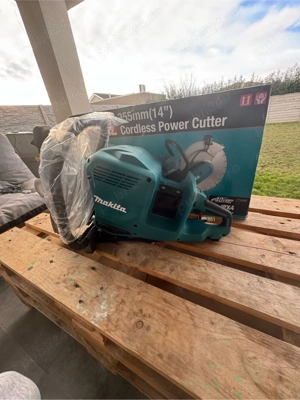 Makita power cutter