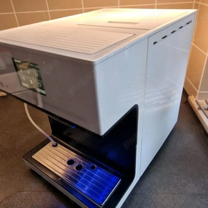 Mașină automată de cafea