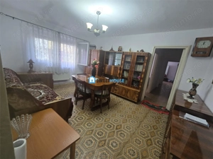Apartament cu trei camere parter