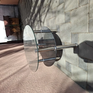 Vând măsuță în stare perfectă  !