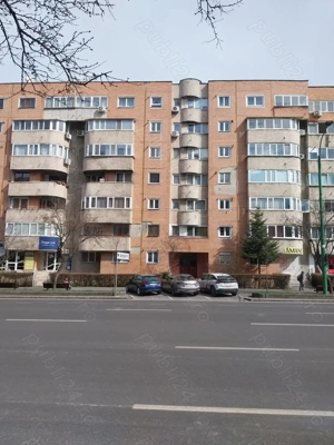 Vand garsoniera situata in Brasov Centrul Civic strada Toamnei