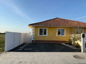 Proprietar vand jumătate duplex Parța