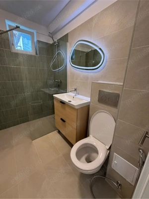 2 cam bloc de caramida etaj 1 loc parcare in curte centr proprie zona Balcescu - imagine 3