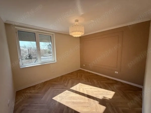 2 cam bloc de caramida etaj 1 loc parcare in curte centr proprie zona Balcescu - imagine 5