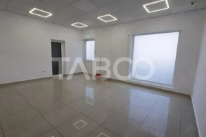 Spatiu comercial de inchiriat 54 mp cu vitrina de 4 mp Deventer