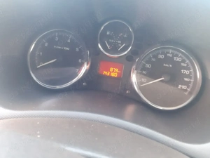 Vand sau Schimb Peugeot 206+ editie limitata  1.4 benzina  - imagine 2