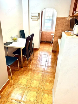 Apartament 3 camere de decomandate etaj 3 amenajat integral cu 2 balcoane