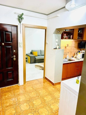 Apartament 3 camere de decomandate etaj 3 amenajat integral cu 2 balcoane - imagine 4