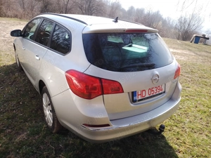 Vand sau schimb cu Nissan ,hyundai 4x4 ,4x2 Opel astra sports tourer  1.6 diesel euro 6 2015 - imagine 10