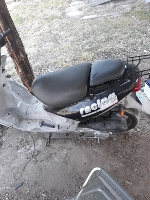 Scuter Suzuki  - imagine 3