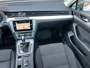 Volkswagen Passat SW 2.0 Diesel 150 CP An 2018 - imagine 15
