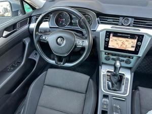Volkswagen Passat SW 2.0 Diesel 150 CP An 2018 - imagine 14