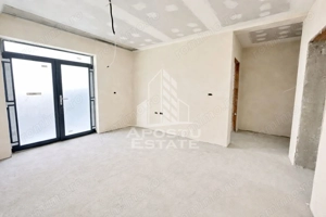 Apartament cu 2 camere, gradina, bucatarie inchisa, in Giroc