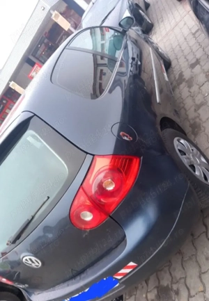 Vând VW Golf 5, an 2006, 2 uși, model sport, motor 1.6 MPI, 102 CP - imagine 3