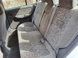 Nissan Almera vând sau variante