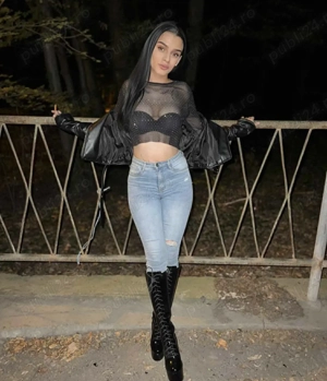 Brunetă-show web și apoi întâlniri-sms Whapp 