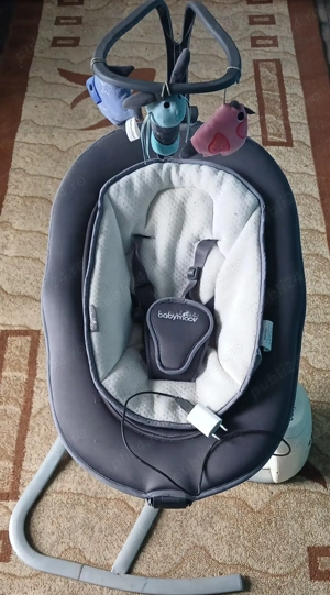 Leagăn rotativ pentru bebeluși 