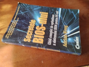 54. Carte, Secretele Bios-ului, Adrian Wong