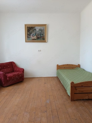 Inchiriez casa 3 camere in Gradiste, singur in curte+gradina - imagine 2