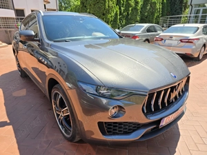 Maserati Levante Garantieauto.ro  Q4 AWD Comenzi Vocale Keyless Distronic LED R22 - imagine 3