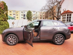 Maserati Levante Garantieauto.ro  Q4 AWD Comenzi Vocale Keyless Distronic LED R22 - imagine 6