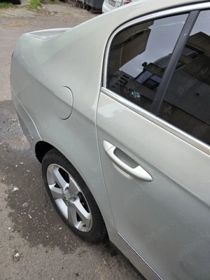 vând Volkswagen Passat 1,9 TDI 2008 gri cutie automata 3500e neg, cu tableta, camera bord, cu trapa - imagine 4