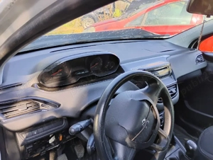 dezmembrez Peugeot 208 motor 1.4 diesel 