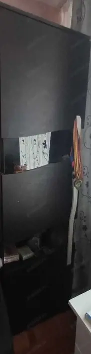 Mobilă de vânzare. 