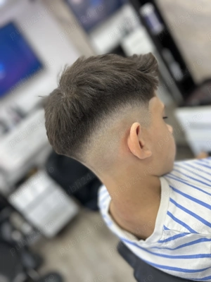 Frizer la domiciliu sau la salon 