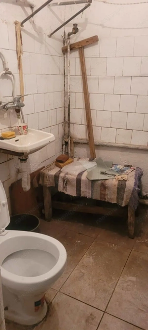 Oportunitate de Investiție Ultracentrală: Apartament la demisol cu 2 Camere și Potențial Excelent  - imagine 8