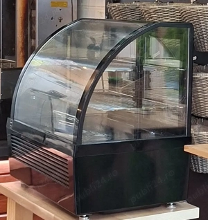 Vând vitrină frigorifică de masă