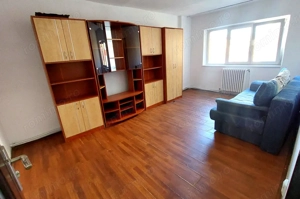 Apartament cu 3 camere decomandat in Cetate