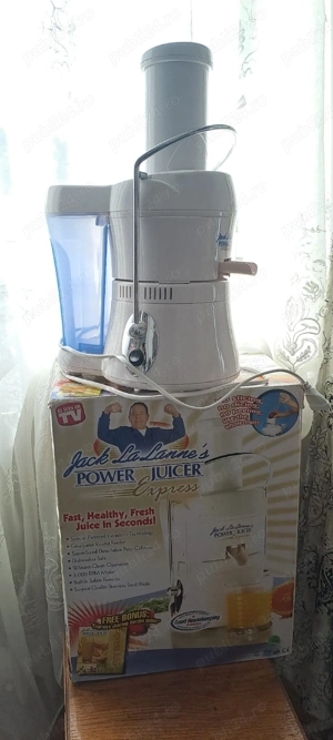 Vând storcător legume-fructe.